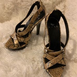 CR LUXE GOLD SNAKESKIN PRINT STRAPPY PLATFORM HEEL
